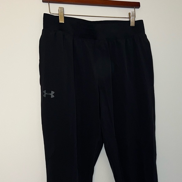NWT Under ARMOUR Men’s Stretch Woven Pants - Picture 4 of 4